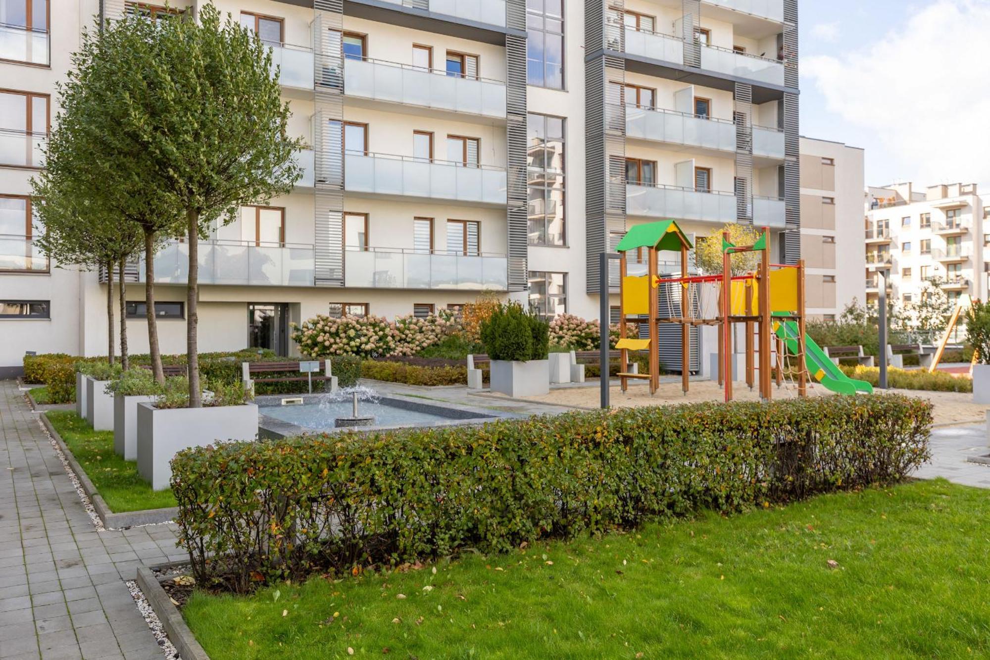 Metro Kondratowicza With Parking By Renters Apartment Warsaw