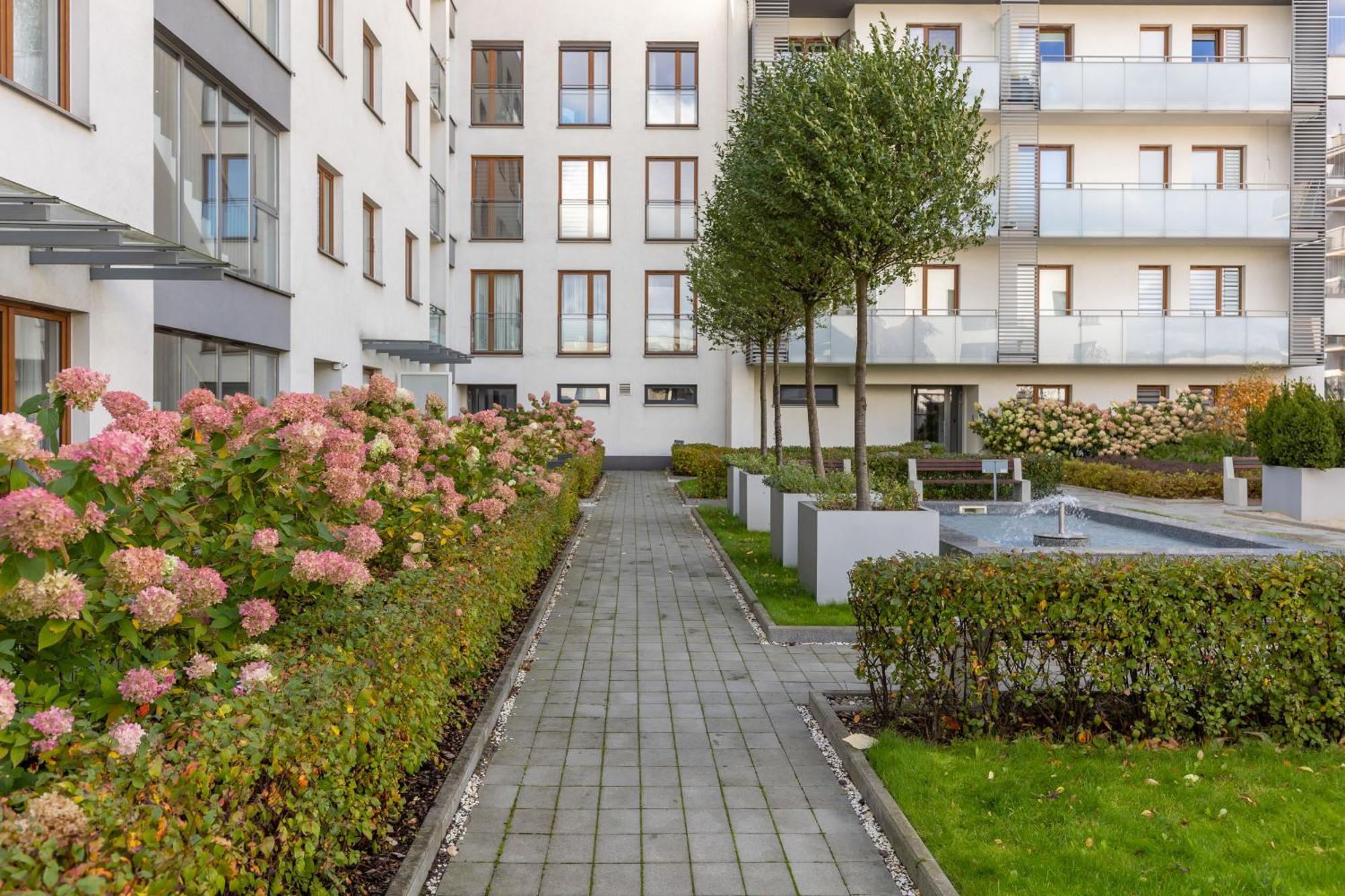Apartament Metro Kondratowicza With Parking By Renters Warszawa