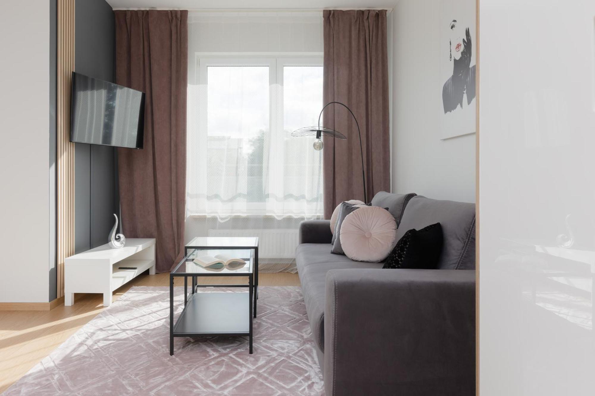 Metro Kondratowicza With Parking By Renters Apartment Warsaw