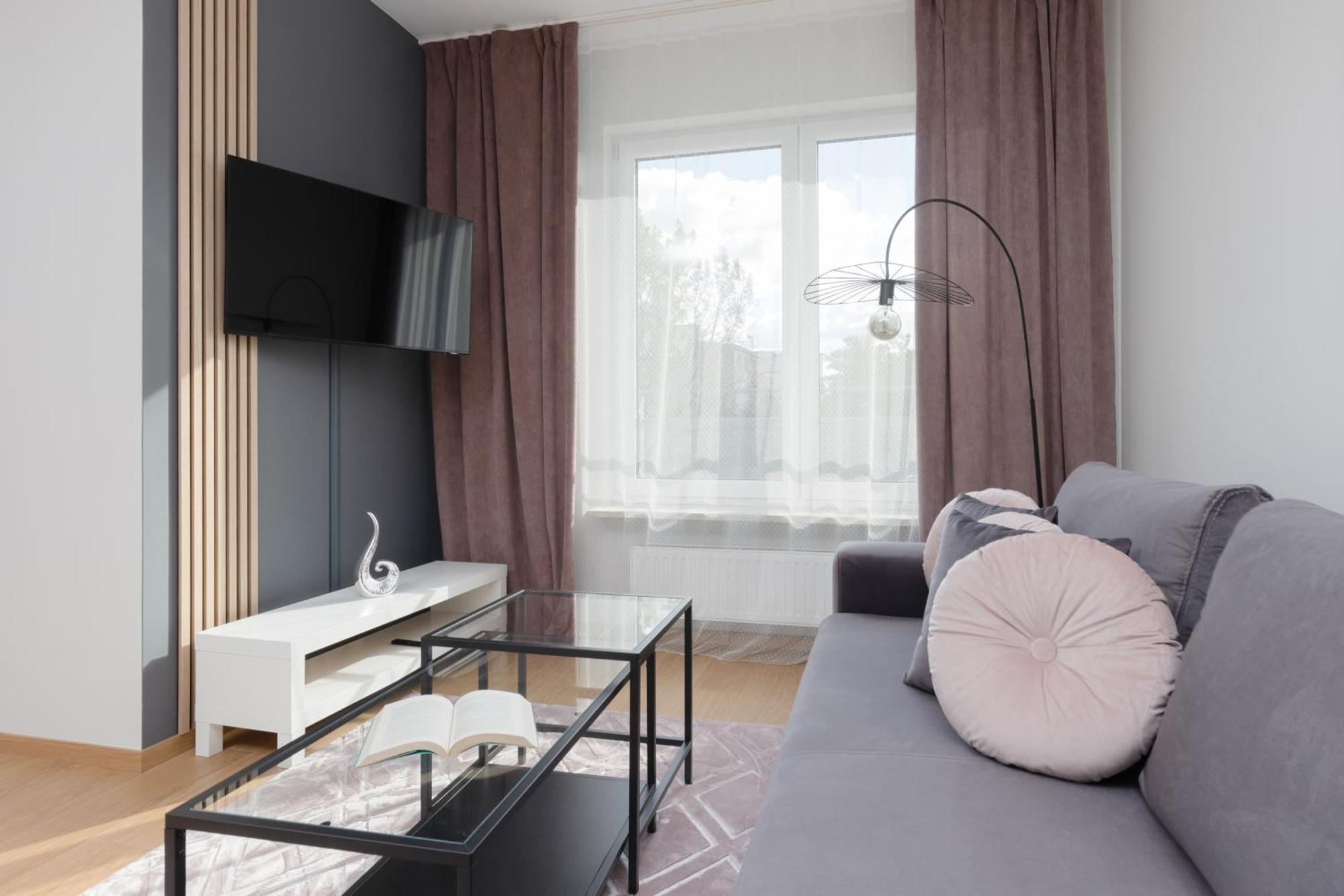 Metro Kondratowicza With Parking By Renters Apartment *